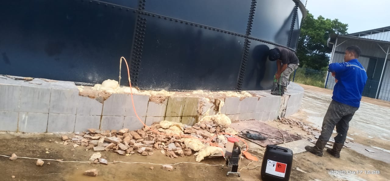 Injeksi beton rembes di Reservoir PDAM SADAI , pangkal pinang, bangka